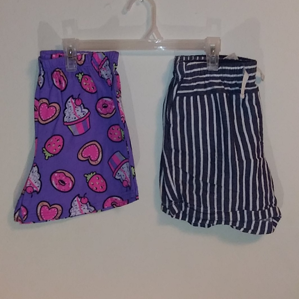 2 pair of girls shorts size Lg